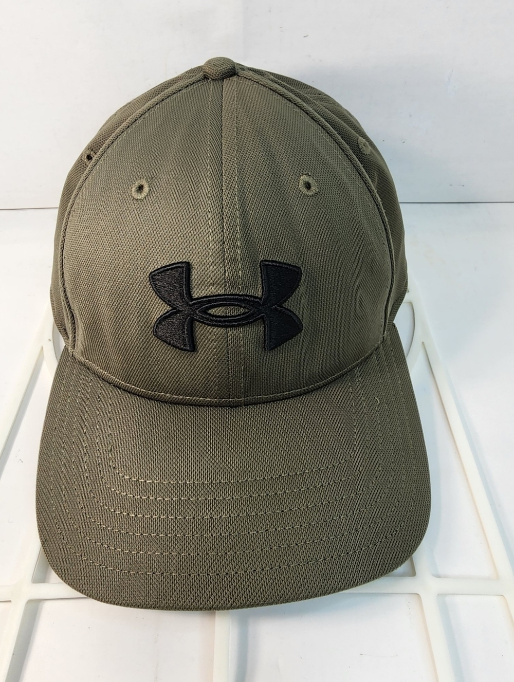 Under Armour Olive Green Baseball Cap Mens ( L - XL ) Black Logo Fitted